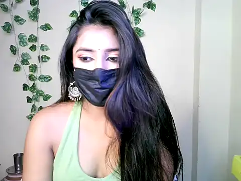 Snapshot of NANCY_OBEROYE chatting on 05-27-26, 08:11 NANCY OBEROYE online show from 05-27-26, 08:11