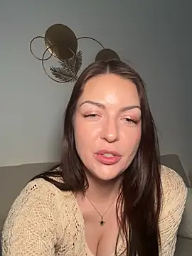 Snapshot of xLunaBliss chatting on 04-01-26, 05:32 xLunaBliss online show from 04-01-26, 05:32