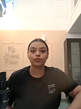 Snapshot of scarlett__2 chatting on 05-09-26, 10:37 scarlett 2 online show from 05-09-26, 10:37