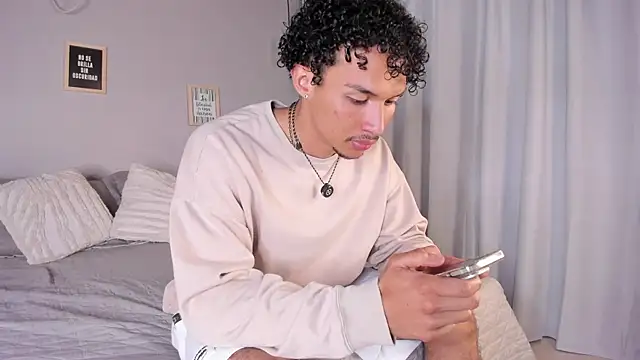 Snapshot of dominik_drake chatting on 04-07-26, 12:27 dominik drake online show from 04-07-26, 12:27