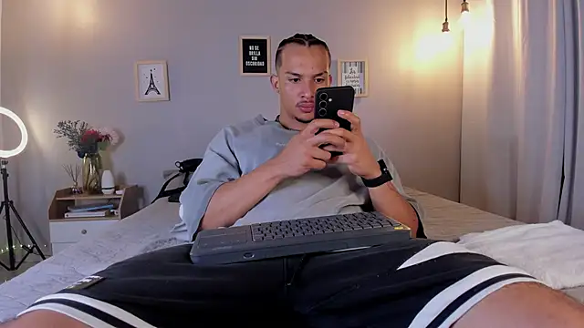 Snapshot of dominik_drake chatting on 05-12-26, 11:51 dominik drake online show from 05-12-26, 11:51