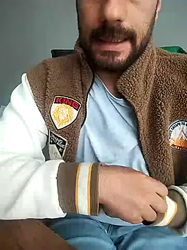 Snapshot of hartboy41 chatting on 04-14-26, 01:39 hartboy41 online show from 04-14-26, 01:39