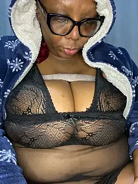 Snapshot of BoobsQueeen chatting on 07-02-26, 01:38 BoobsQueeen online show from 07-02-26, 01:38