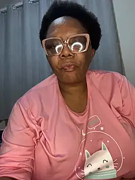 Snapshot of BoobsQueeen chatting on 07-17-26, 01:56 BoobsQueeen online show from 07-17-26, 01:56