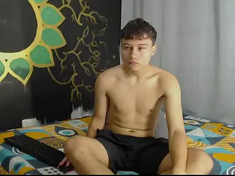 Snapshot of Boy_Lovely18 chatting on 04-01-26, 01:50 Boy Lovely18 online show from 04-01-26, 01:50