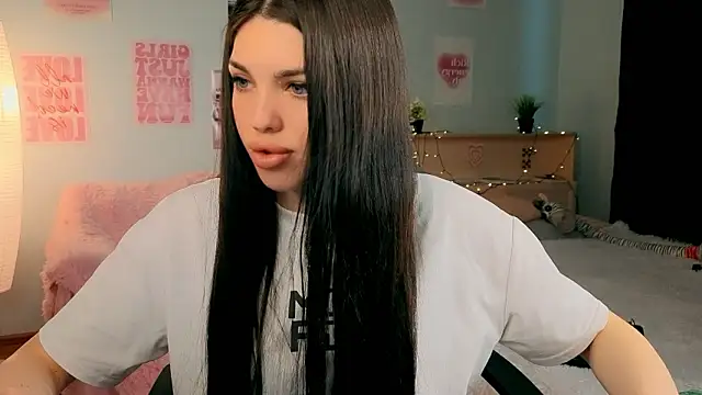 Snapshot of molly_rettyy chatting on 03-30-26, 04:46 molly rettyy online show from 03-30-26, 04:46