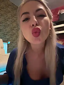 Snapshot of Any_Anytta chatting on 05-10-26, 06:02 Any Anytta online show from 05-10-26, 06:02