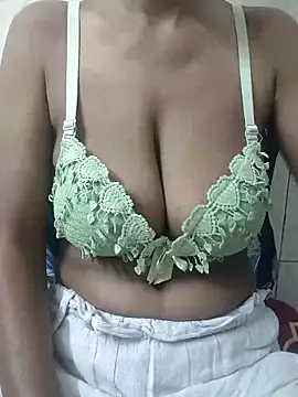 Snapshot of saxybhabi chatting on 05-25-26, 12:44 saxybhabi online show from 05-25-26, 12:44
