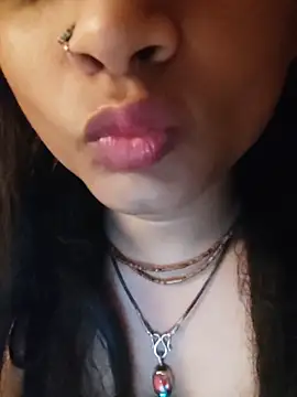 Snapshot of SweetTsAngel chatting on 04-18-26, 04:00 SweetTsAngel online show from 04-18-26, 04:00
