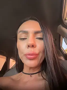 Snapshot of SofiParma chatting on 07-25-26, 10:18 SofiParma online show from 07-25-26, 10:18