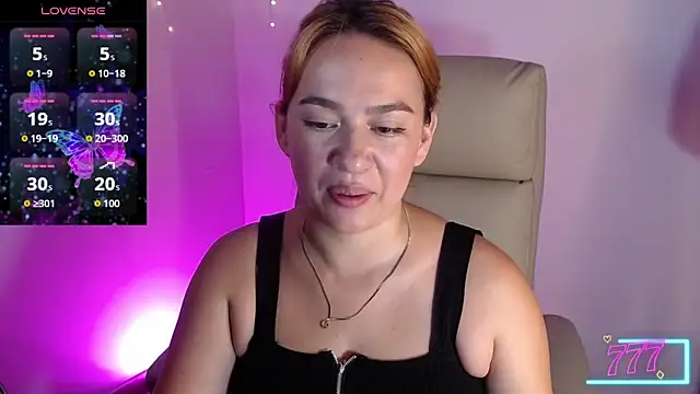 Snapshot of Carolina_2403 chatting on 05-03-26, 08:48 Carolina 2403 online show from 05-03-26, 08:48