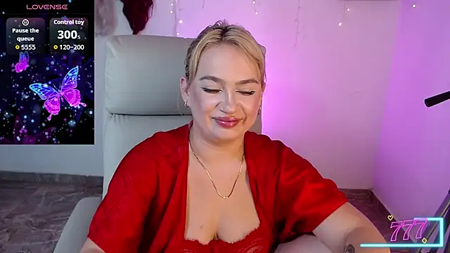 Snapshot of Carolina_2403 chatting on 06-11-26, 10:41 Carolina 2403 online show from 06-11-26, 10:41