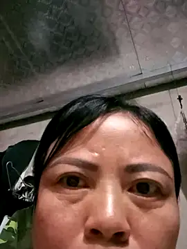 Snapshot of -Hami- chatting on 04-24-26, 05:48 -Hami- online show from 04-24-26, 05:48