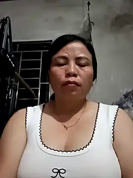 Snapshot of -Hami- chatting on 04-25-26, 02:14 -Hami- online show from 04-25-26, 02:14