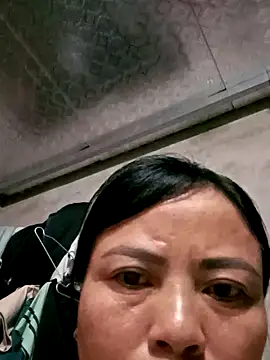 Snapshot of -Hami- chatting on 04-26-26, 04:48 -Hami- online show from 04-26-26, 04:48