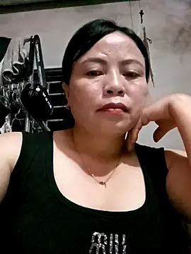 Snapshot of -Hami- chatting on 04-30-26, 02:12 -Hami- online show from 04-30-26, 02:12