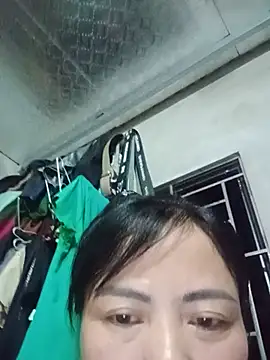 Snapshot of -Hami- chatting on 05-20-26, 02:45 -Hami- online show from 05-20-26, 02:45
