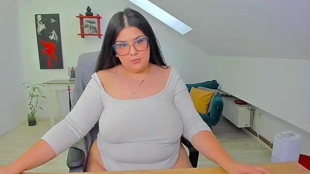 Snapshot of MariyaWill chatting on 05-13-26, 03:20 MariyaWill online show from 05-13-26, 03:20