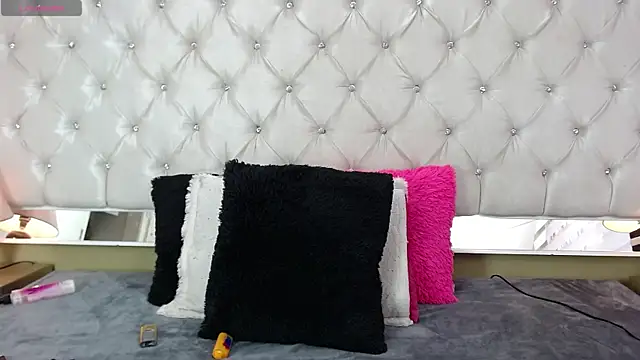 Snapshot of MistressNyx_ chatting on 05-20-26, 08:37 MistressNyx online show from 05-20-26, 08:37
