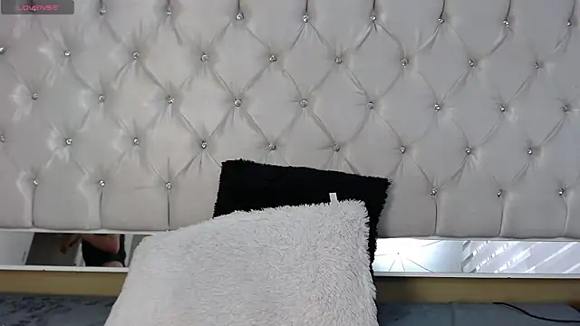 Snapshot of MistressNyx_ chatting on 05-26-26, 02:02 MistressNyx online show from 05-26-26, 02:02