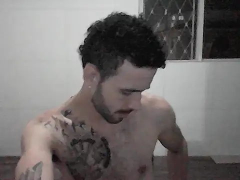 Snapshot of NoxxVx chatting on 04-09-26, 01:05 NoxxVx online show from 04-09-26, 01:05