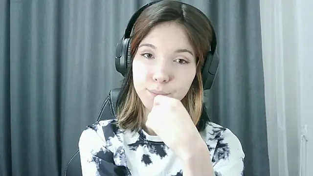 Snapshot of RubyBooby chatting on 04-28-26, 04:45 RubyBooby online show from 04-28-26, 04:45