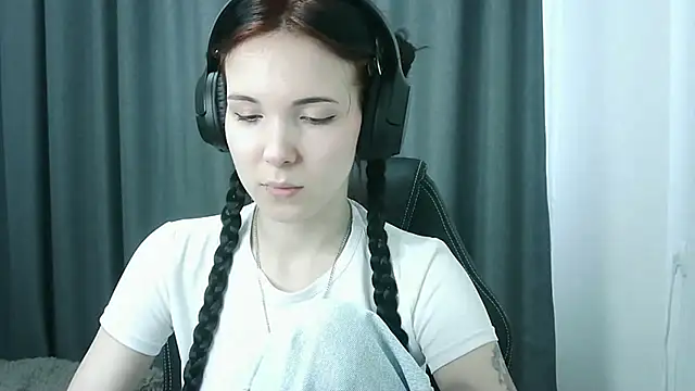 Snapshot of RubyBooby chatting on 05-06-26, 03:06 RubyBooby online show from 05-06-26, 03:06