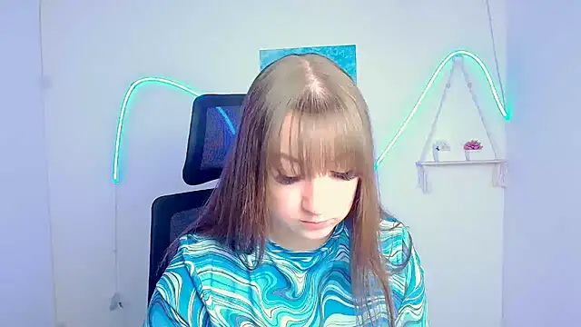 Snapshot of Tiffani_Angel chatting on 04-27-26, 11:19 Tiffani Angel online show from 04-27-26, 11:19