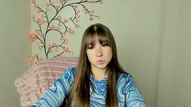 Snapshot of Tiffani_Angel chatting on 05-10-26, 05:45 Tiffani Angel online show from 05-10-26, 05:45