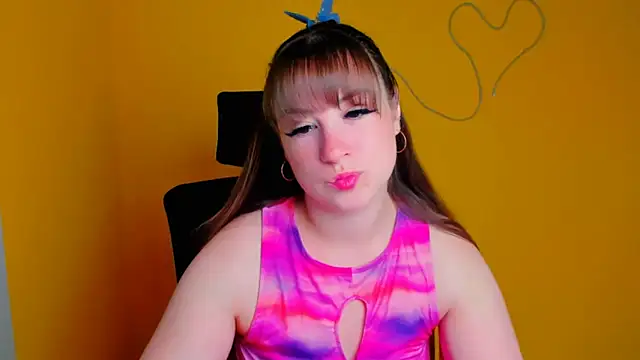 Snapshot of Tiffani_Angel chatting on 05-19-26, 05:58 Tiffani Angel online show from 05-19-26, 05:58