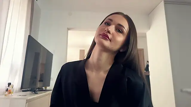 HallieHollo online show from 04-03-26, 06:11