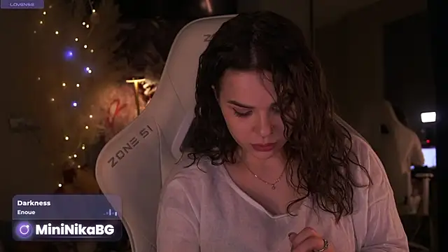  MiniNika  online show from 04-15-26, 04:58