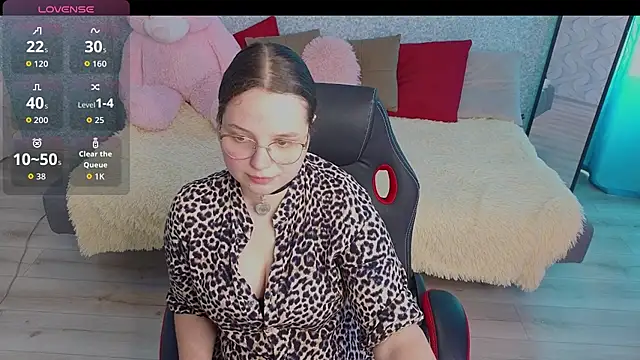Snapshot of SofiDreamm chatting on 06-21-26, 03:14 SofiDreamm online show from 06-21-26, 03:14