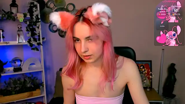 Snapshot of lissa_veils chatting on 04-16-26, 12:17 lissa veils online show from 04-16-26, 12:17