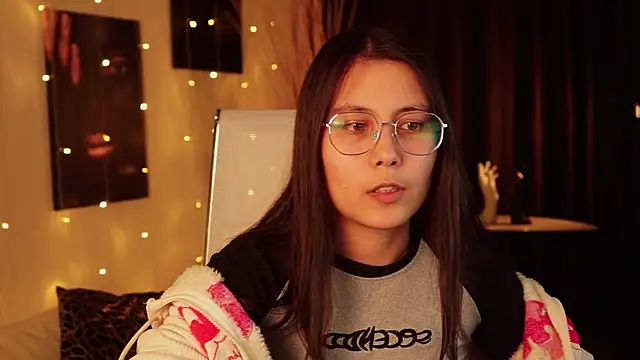 Snapshot of ElisonAvergarden chatting on 04-16-26, 03:13 ElisonAvergarden online show from 04-16-26, 03:13