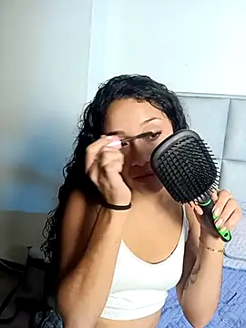 Snapshot of Isis_black chatting on 04-12-26, 03:44 Isis black online show from 04-12-26, 03:44