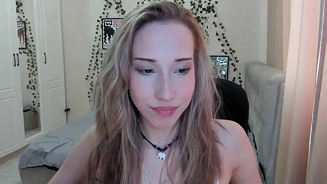 Emmarayder online show from 04-01-26, 01:41