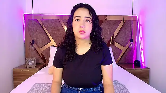 bella swwan  online show from 06-24-26, 01:32