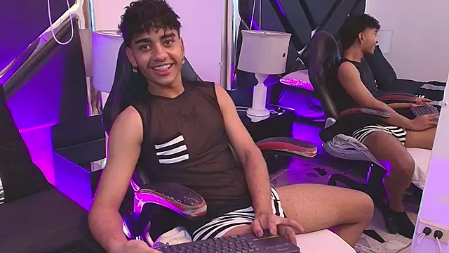 MiikeOthon online show from 04-02-26, 04:54