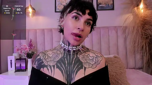 Snapshot of Luana_fiore chatting on 04-05-26, 12:24 Luana fiore online show from 04-05-26, 12:24