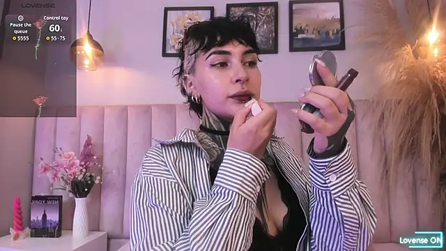 Snapshot of Luana_fiore chatting on 04-10-26, 12:21 Luana fiore online show from 04-10-26, 12:21