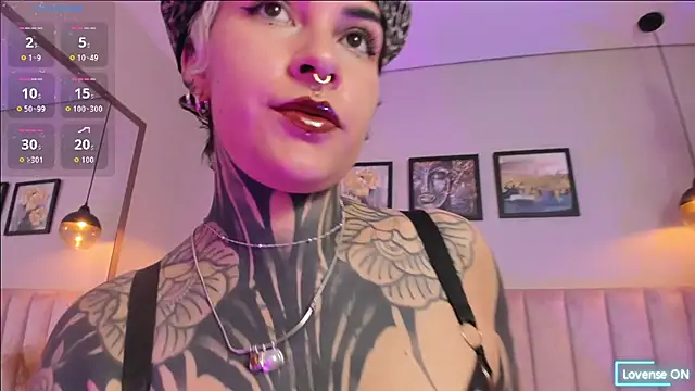 Snapshot of Luana_fiore chatting on 05-05-26, 12:24 Luana fiore online show from 05-05-26, 12:24