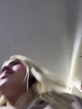 Lia fire online show from 05-04-26, 03:46