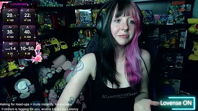 Snapshot of CutieTracer chatting on 06-17-26, 09:16 CutieTracer online show from 06-17-26, 09:16