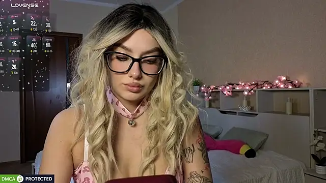 Snapshot of Emily_Bloom_119 chatting on 07-01-26, 08:38 Emily Bloom 119 online show from 07-01-26, 08:38