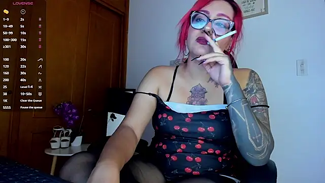 Snapshot of Violett_Sykes chatting on 05-21-26, 04:52 Violett Sykes online show from 05-21-26, 04:52