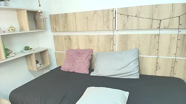 Snapshot of Selene__Luna chatting on 04-07-26, 12:22 Selene Luna online show from 04-07-26, 12:22