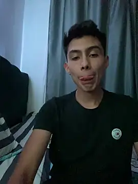 Snapshot of jmaxter chatting on 04-08-26, 04:34 jmaxter online show from 04-08-26, 04:34