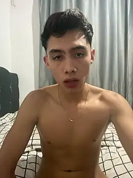 Snapshot of jmaxter chatting on 04-13-26, 05:13 jmaxter online show from 04-13-26, 05:13