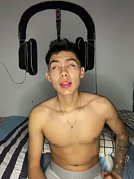 Snapshot of jmaxter chatting on 04-16-26, 05:08 jmaxter online show from 04-16-26, 05:08